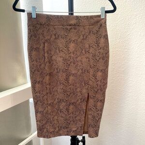 Privy Suede snake Print Pencil-skirt. Brand New ✨ Sz M ✨